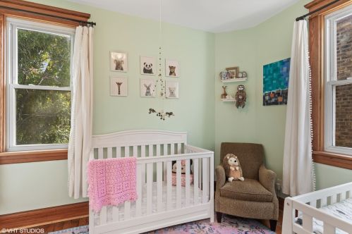 2163 Leland Ave, Chicago IL 60625-1528 exterior