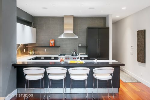 1708 Winnemac Ave, Chicago IL 60706-3427 exterior