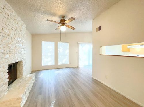 1013 Fieldwood Dr, Austin, TX 78758-5707