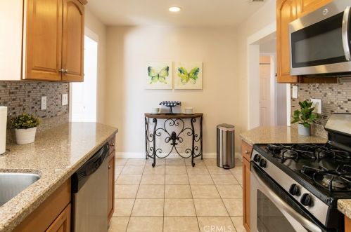 9926 Rosecrans Ave, Bellflower CA 90706-2464 exterior