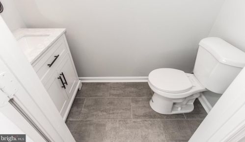 1915 Franklin St, Philadelphia PA 19122-2015 exterior