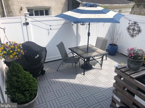 1233 Lawrence St, Philadelphia PA 19140-3348 exterior