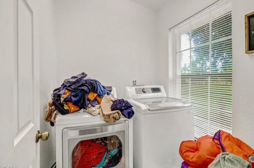 2890 54 Ave, Naples FL 34120-1554 exterior