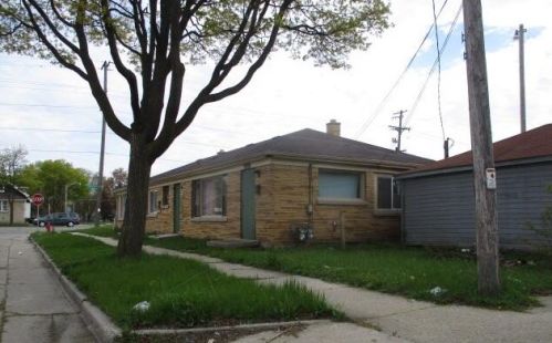 4780 52nd St, Milwaukee, WI 53218-5010
