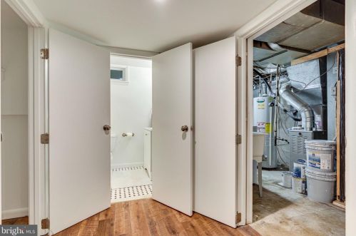 6002 Kings Hwy, Alexandria VA 22303-2219 exterior