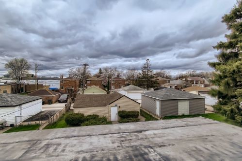 2122 19 Ave, Broadview IL 60153-1462 exterior