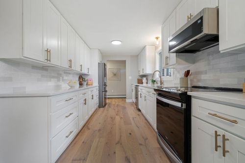 19 Laurel Dr, Concord NH  03304-4321 exterior