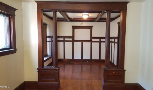 615 Forest St, Kalamazoo, MI 49008-1309