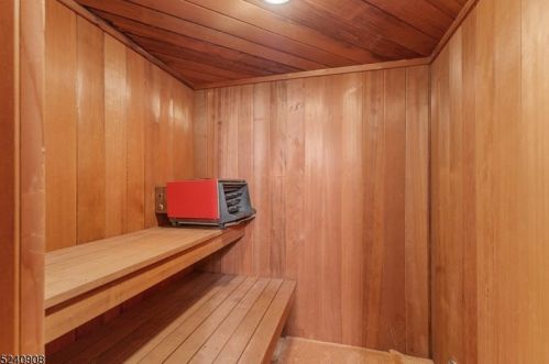 62 Goldfinch Dr, Hackettstown NJ 07840-3008 exterior