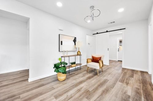 2521 Amelia St, Dallas TX  75235-8222 exterior