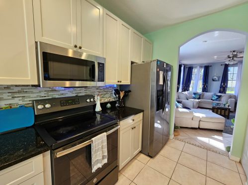 2125 Glen Ridge Dr, Fort Pierce FL  34952-8023 exterior