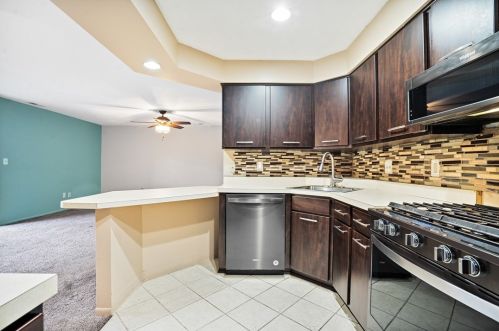 7238 Beacon Hill Dr, Pittsburgh PA 15221-2556 exterior