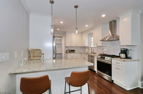 210 Mountainview Ave, Scotch Plains NJ  07076-1418 exterior