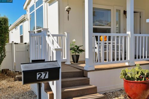 27 Terrace Dr, Concord, CA 94518-2053