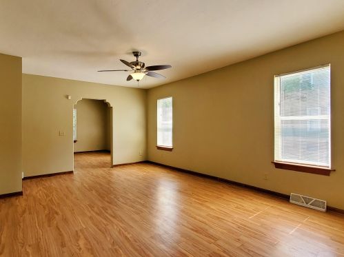 2148 29th St, Milwaukee, WI 53215-2427