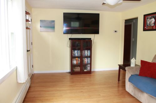 23 Canterbury Rd, Concord NH 03301-5618 exterior