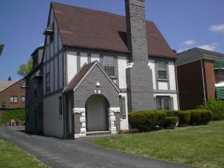 17731 Chagrin Blvd, Cleveland OH  44122-4836 exterior