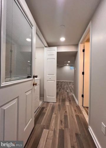 6949 Westhampton Dr, Alexandria VA 22307-1527 exterior