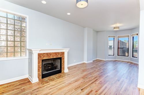 2253 24th St, Chicago, IL 60608-3933