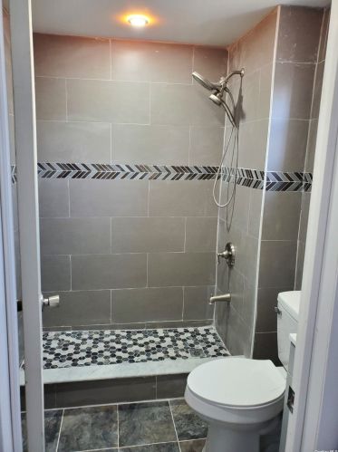 33 Clearstream Ave, Valley Stream NY  11580-5143 exterior