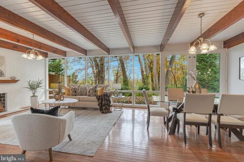 5837 Biscayne Dr, Alexandria VA  22303-1925 exterior