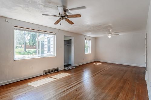 239 Pheasant Dr, Pittsburgh, PA 15235-3159