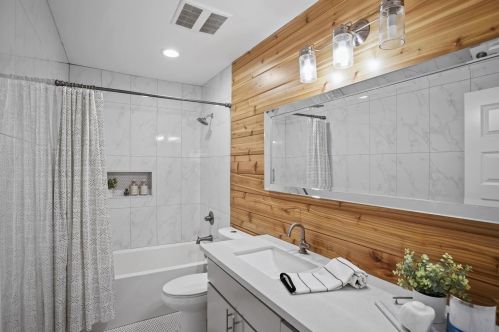 435 11 St, Davis CA 95616-2018 exterior