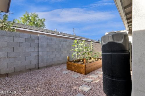 2545 15 St, Phoenix AZ 85040-1303 exterior