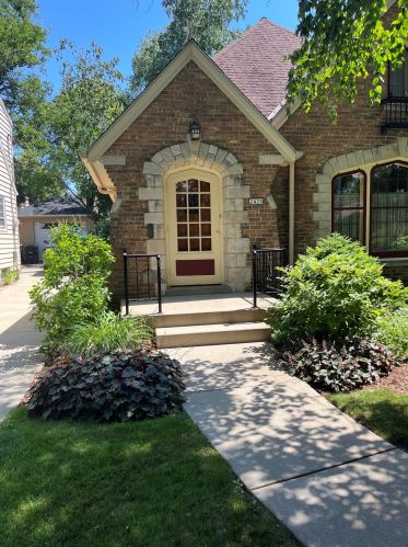 2420 84th St, Milwaukee, WI 53226-1904