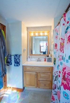 11 Hersey St, Salem MA 01970-4518 exterior