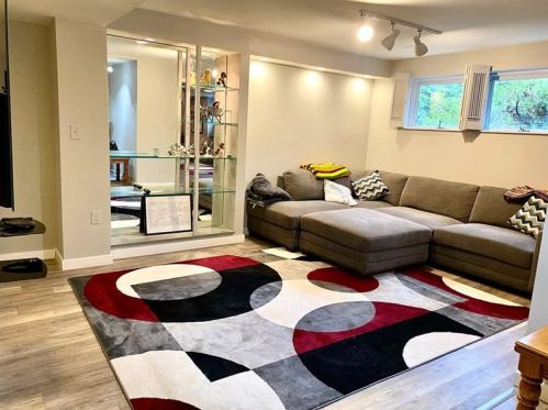 2315 Marbury Rd, Pittsburgh PA 15221-3672 exterior