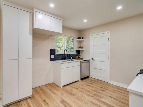 6918 Cherrydale Dr, Austin TX 78745-5344 exterior