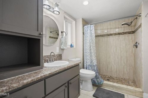 1950 Sutter Pl, Oxnard CA  93033-5633 exterior