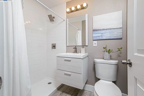 5501 Arizona Dr, Concord CA  94521-4026 exterior