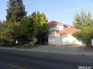 2240 Quincy Rd, Turlock CA  95382-8122 exterior