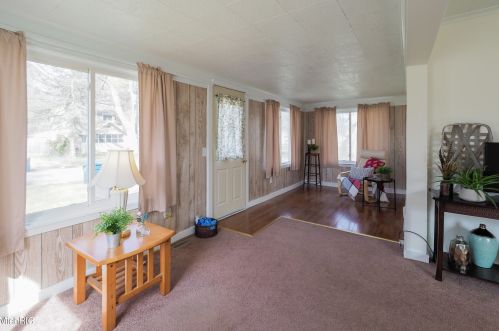 536 Dayton Ave, Kalamazoo, MI 49048-2107