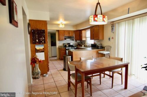 12 Lighthouse Dr, East Freehold NJ 07728-1384 exterior