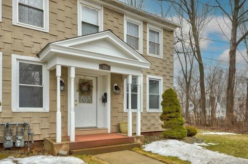 302 Woodbridge St, Manchester, CT 06042-2371