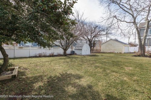 320 Elizabeth Ave, Point Pleasant Beach NJ 08742-4133 exterior