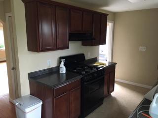 115 Cherokee Dr, Springfield MA  01109-1550 exterior