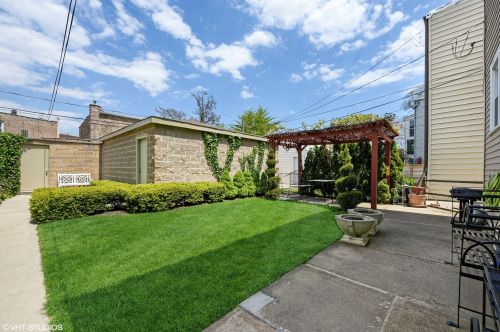 2220 37th St, Chicago IL 60609-1039 exterior