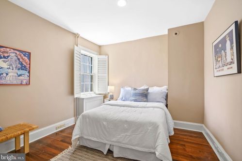 2108 Delancey St, Philadelphia PA 19103-6511 exterior