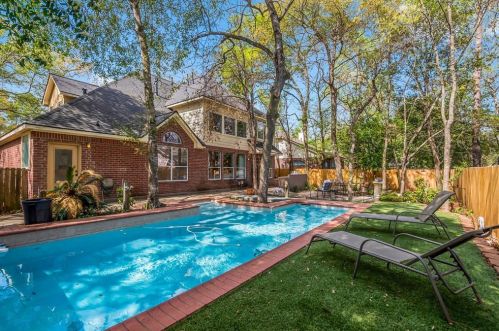 14 Sunny Oaks Pl, Conroe TX 77385-3663 exterior