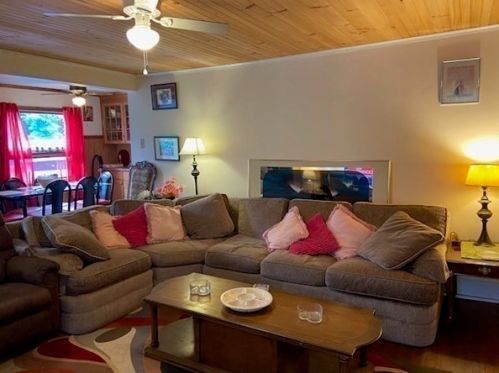 343 Water St, Springfield MA  01151-1121 exterior