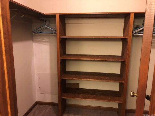 10 Farm Mdw Ln, Montgomery NY 12549-2100 exterior