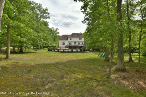 5 Markus Ct, Jackson Twp NJ  08527-2886 exterior