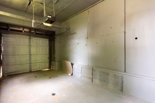 1000 Tamarack Ave, Grand Rapids MI 49504-3038 exterior