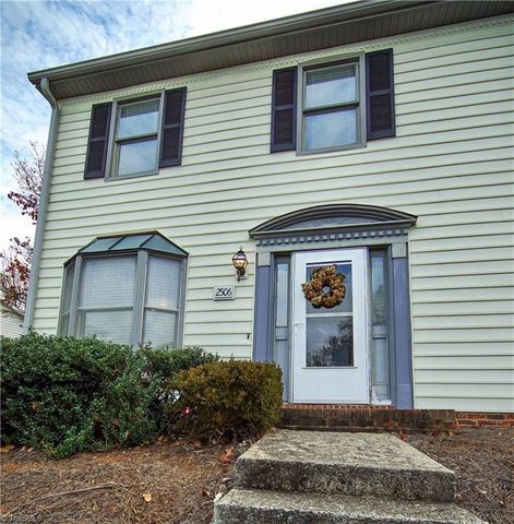 2506 Cottage Pl, Greensboro NC  27455-2916 exterior