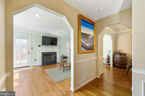 7312 Mallory Cir, Alexandria VA 22315-4704 exterior