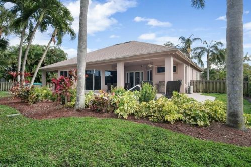 2034 Imperial Cir, Naples FL 34110-1089 exterior